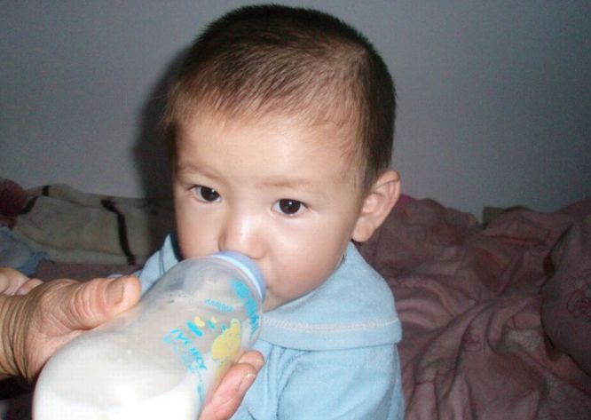 #小儿#家长要知道，3招教你消积食儿科医生：“小儿积食”的3个信号