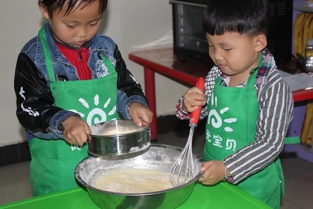 『孩子』正在“摧残”身高和智力,家长别不知!孩子常吃的这3种零食