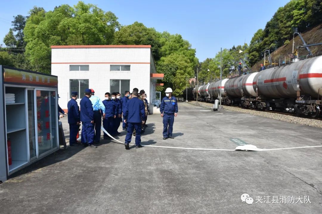 防患未然夹江消防联手中石油7102油库开展实战演练