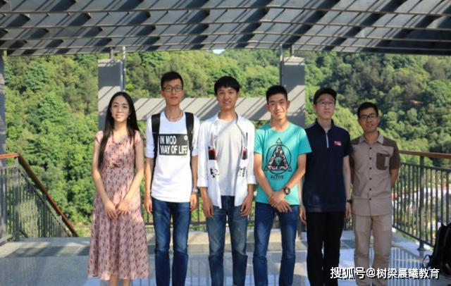 [白岩松]给出可最好的回击毛坦厂中学该批评吗？央视主持人白岩松一席话