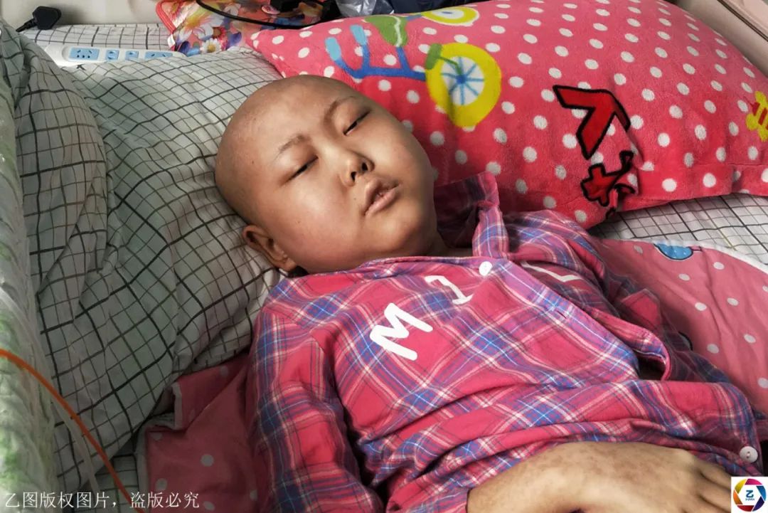 【昊昊】梦见自己被装进棺材，几天后真走了?痛！男孩与白血病抗争一年