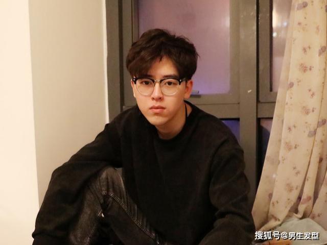 原创男生除了“锡纸烫”发型,还可以这样剪头发,时尚帅气有活力