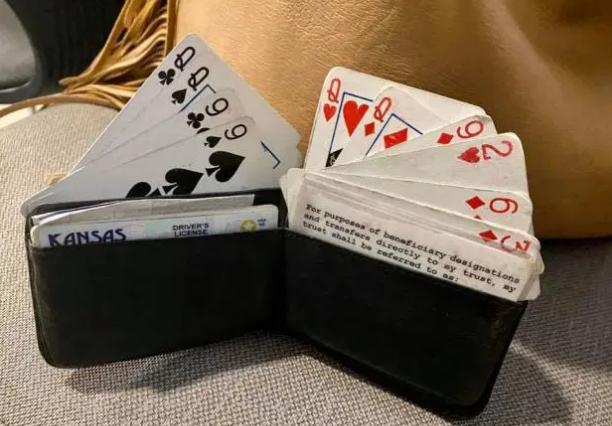 症状不明显不能被检测,美国老人被医生拒之门