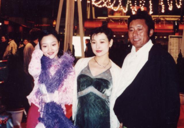 陈冲二婚幸福老来得女，却因“转让”领养的双