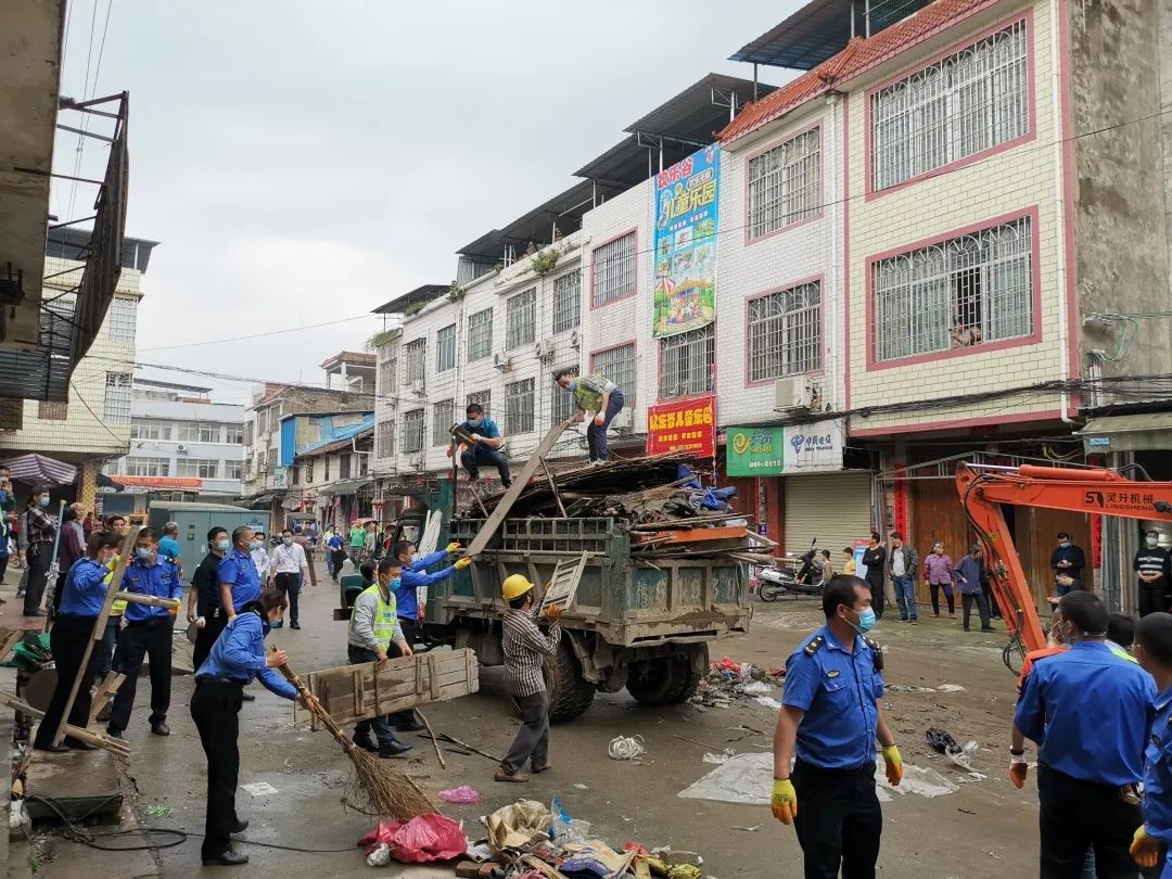 武宣桐岭镇市场综合整治让百姓生活提档升级