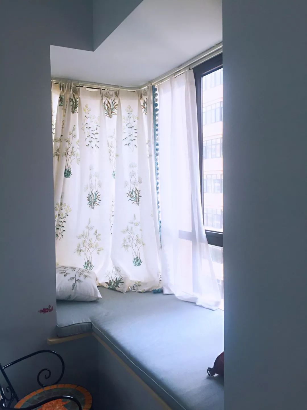 简约家装卧室飘窗窗帘设计欣赏 – 设计本装修效果图