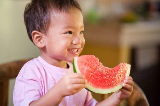 「元凶」在冰箱里很常见，为了孩子发育，别再喂了孩子积食的“元凶”