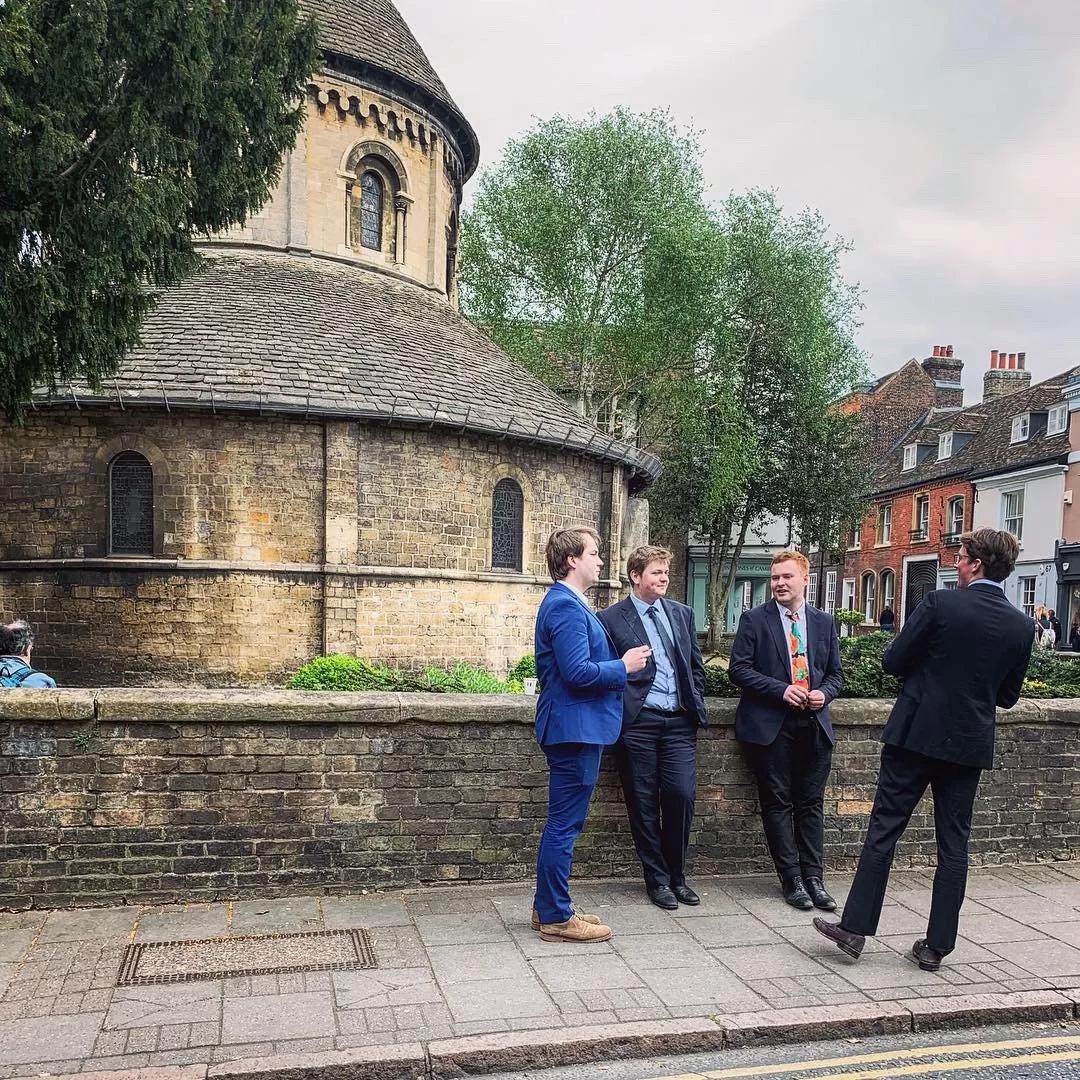 2020受疫情影响的行_受疫情影响英国2020年汽车产量下跌三成创36年新低(2)