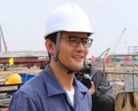 「工作服」穿工作服发福明显遭调侃像工头《大江大河2》王凯新路透曝光