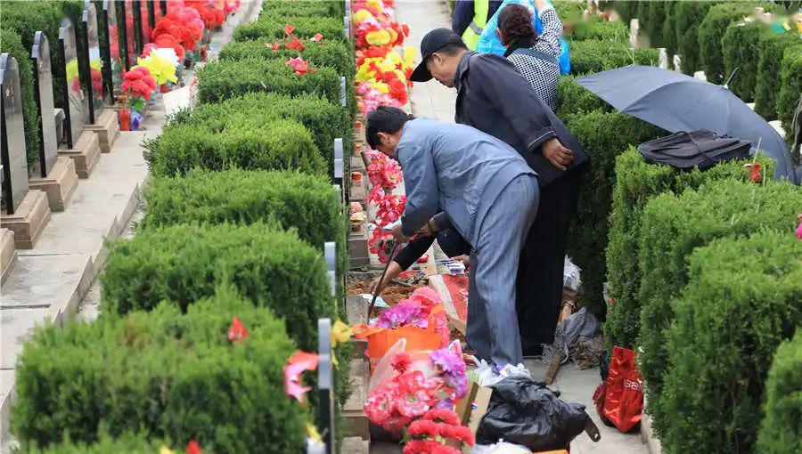 倡议清明节将至中山消防温馨提醒文明祭祀是最好的缅怀