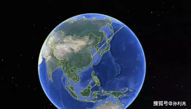 如果我们按照平面图展开上面的地球,我们就会发现最短的路径是这样的