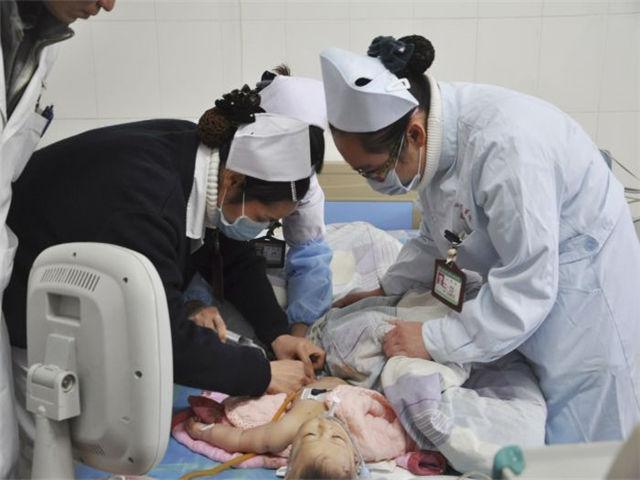 [医生]医生怒斥：孩子怎么能吃这个？太无知2岁女童肚子“鼓成球”