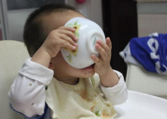 孩子■脾虚个难长积食的“祸根”找到了！儿科主任：这3种食物喂给娃