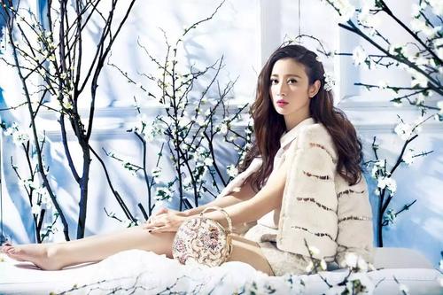 张萌老公与女儿罕见曝光!夫妻街头热拥好恩爱,画面腻歪了