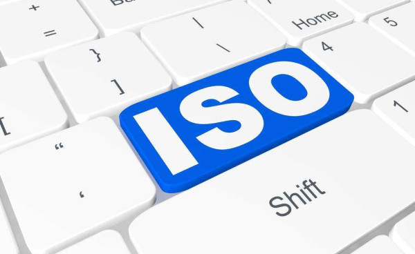 iso9001认证多少钱？iso14001认证中心机构费用有效期多长河南企业通过国际质量管理体系认证，即ISO9001认证多少钱？具体报价是受企业的行业、规模、生产规范化等诸多因素影响的。一般平均价格在7000元左右（不含差旅食宿费）。体系认证的有效期是从发证之日起3年。 