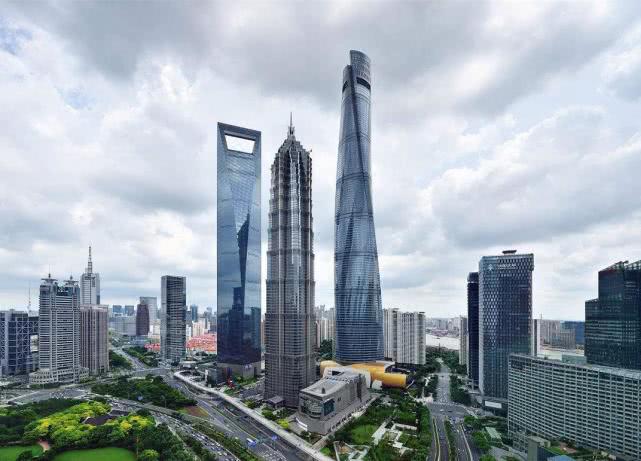 中国第一高楼:580米耗资148亿元,风大的时楼房却会摇晃