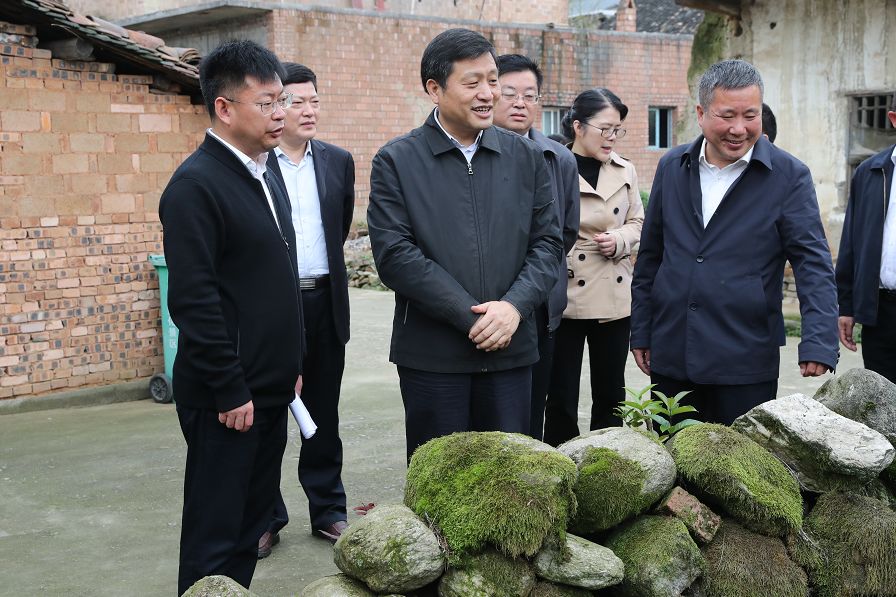 李小豹在萍乡武功山风景名胜区调研时强调攻克剩余贫困堡垒如期实现高