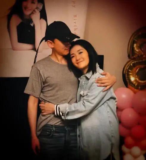 谢娜出新书自曝6年不孕内幕，单侧输卵管发炎被