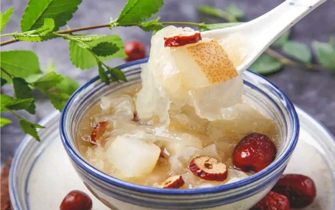 银耳冷水泡还是热水泡更好 0baf4dd009ec49f59874a53ecea87a23.jpeg
