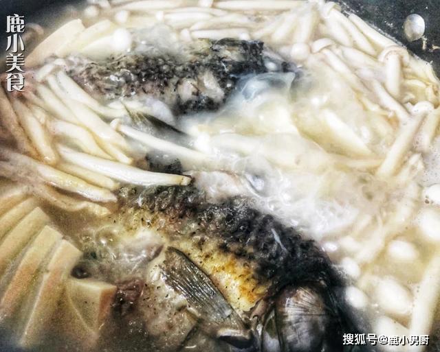 怎么炖鱼汤好喝又营养教程 0bbfa8d2ba174340bd53e16f81d53dba.jpeg