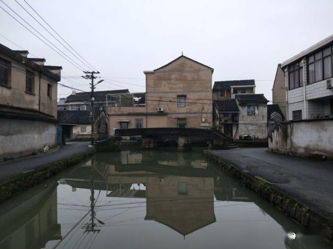 栖凫村位于鉴湖街道,由瓜山,栖凫两个自然村合并组成,全村现有户数583