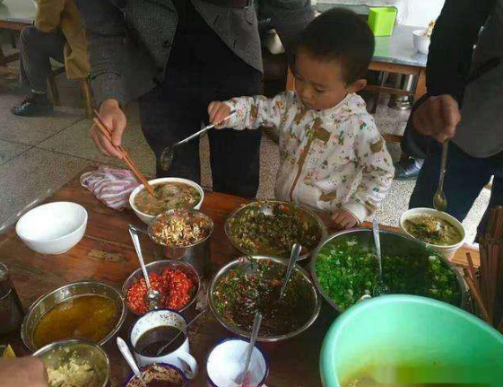孩子@个头半年没发育，儿科医生：3种食物少给娃吃6岁男娃常积食