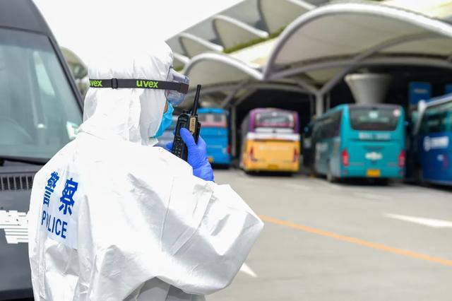 17年后，他再次站在战“疫”一线