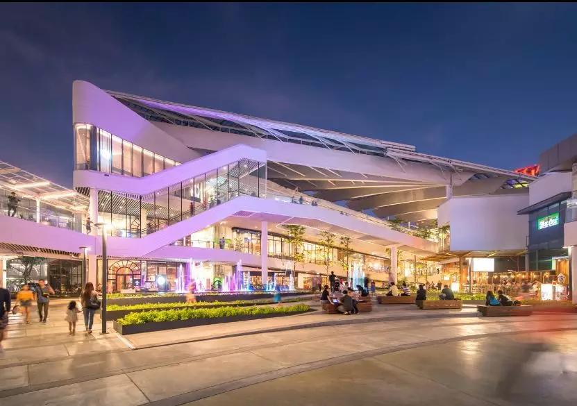 Icon Siam, Plaza Shopping Mall in the Modern Building in Structure of  Conceptual Architecture, Interior Design Decoration in Editorial Image -  Image of hall, consumerism: 134223850