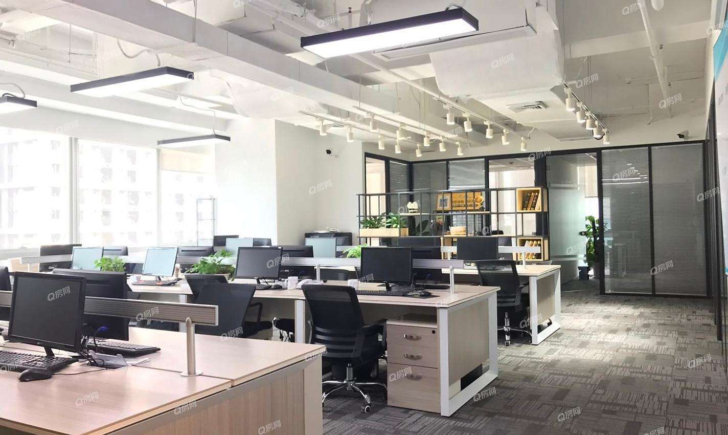 大开间的办公室装修应该怎么进行空间布局?