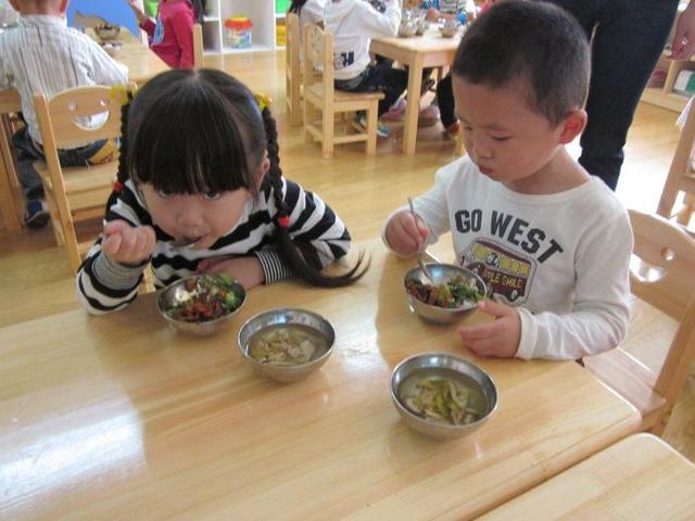 孩子@伤脾不长个，特别是第1种，别让孩子吃了医生：这3种常见早饭