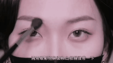 戴着口罩也要化妆,安全又美丽,何乐而不为 戴着口罩也要化妆,安全又美丽,何乐而不为