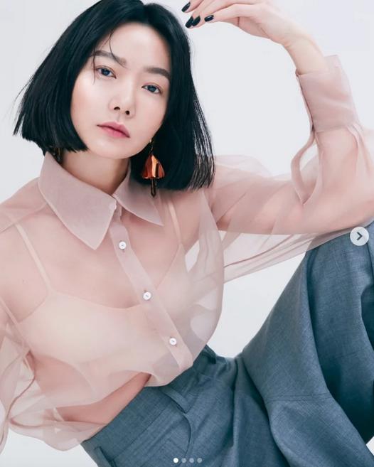 【李尸】医女私下好时髦！《李尸朝鲜》裴斗娜3招穿搭术改善宽肩、骨架大