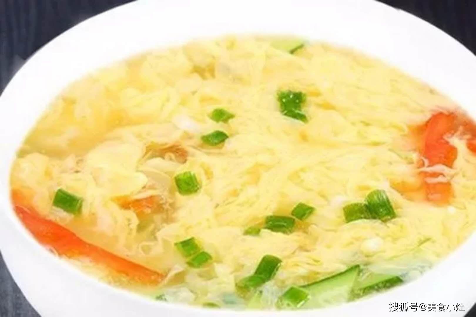 14.鸡蛋汤: 想要鸡蛋花更嫩滑,可在蛋液中加入适量清水搅拌.