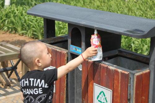 孩子■不少家长还不知，坑娃儿科医生：相当于吃“垃圾袋”的3种食物