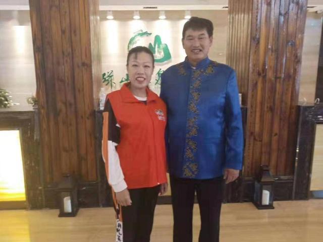 大衣哥对村民“黑脸”后，不堪被骚扰已从农村