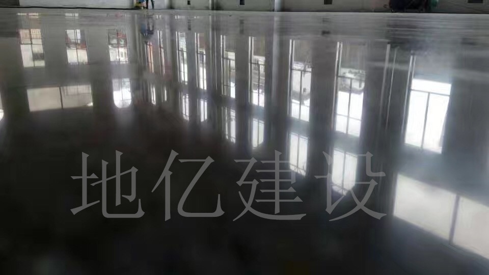硬化地坪具体有哪些优势呢，让地亿建设为大家详细地介绍硬化地坪的优势