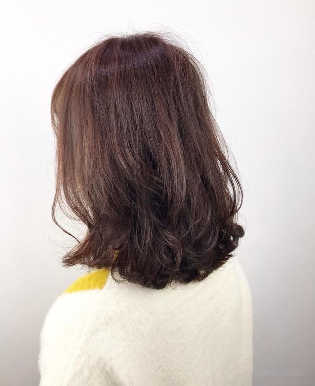 锁骨发发型怎样扎 8bce6a4cd5624e5da363fc1ddfe5ed18.jpeg