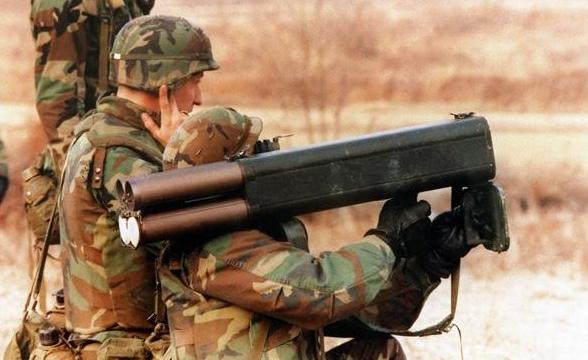 一发不够再来三发，这才是火力最强火箭筒，施