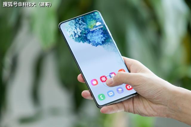 华为P40/Pro搭载京东方屏幕，与行业色准顶级水平