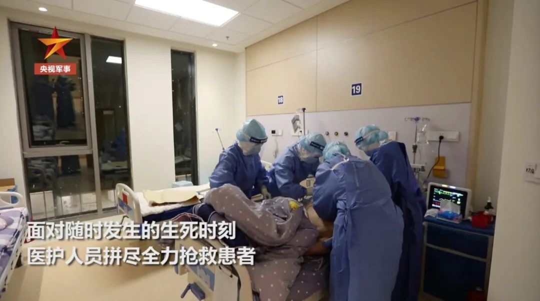 『女孩』解放军在汶川地震中救出的女孩，如今从军在武汉救人