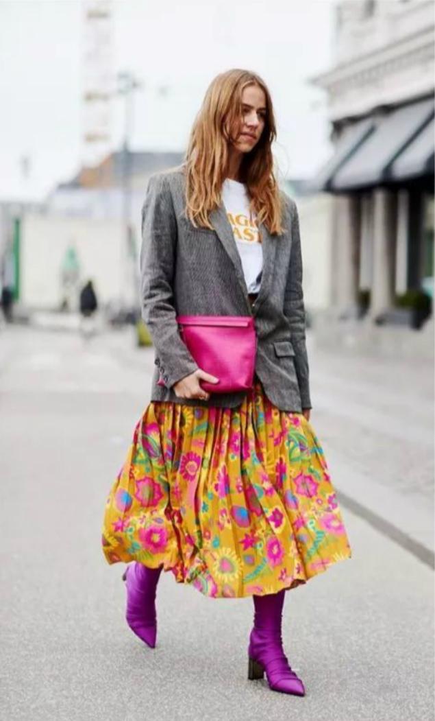 外套+仙女裙是早春最浪漫CP，但是你得搭双短靴才能美得与众不同