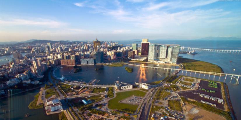 深圳 上海 人均gdp_深圳各区gdp排名2020