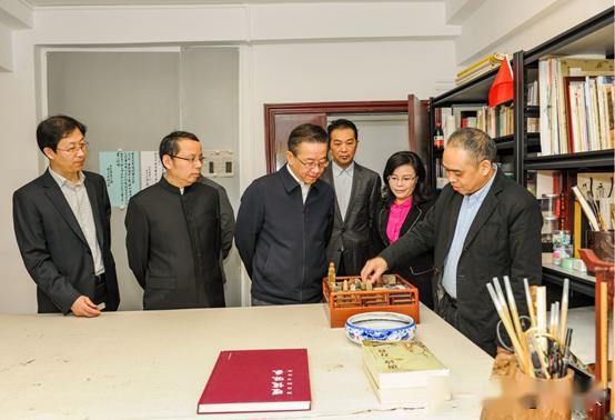 贵州省委常委,省委宣传部部长卢雍政同志到省文联调研