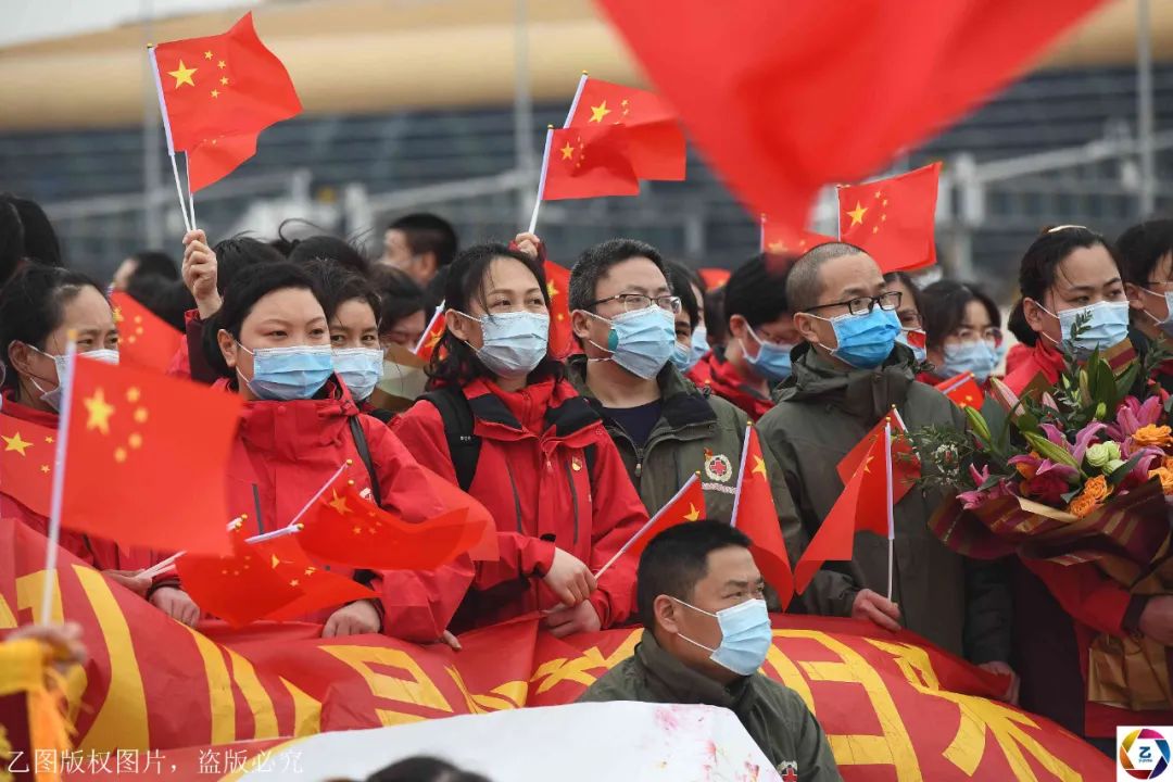 武汉■女儿隔空给妈妈送礼物，场面动容安徽人数最多一批医疗队回合肥