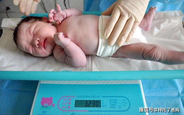 『宝宝』“消失”的几分钟去哪了？就算医生不说父母也要知道宝宝出生后