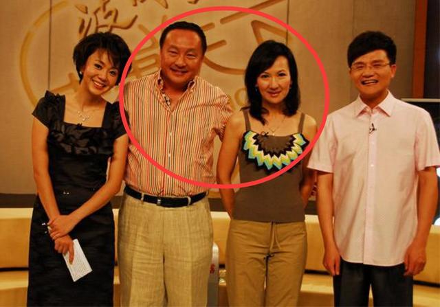 因演"青蛇"走红,为爱人彻底告别娱乐圈,如今60岁风韵犹存
