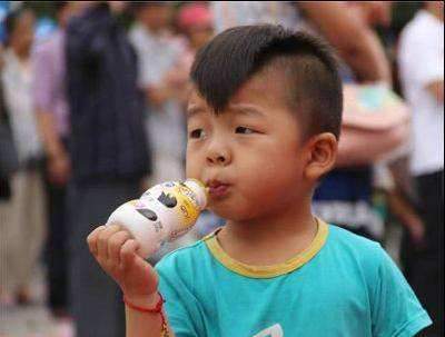 『家长』别喂3种水,咳嗽多易伤脾,家长别不在乎求放过!孩子2岁之前