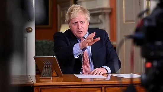 英国首相被感染，泰国国王在度假。贵族，在精神不在血统！