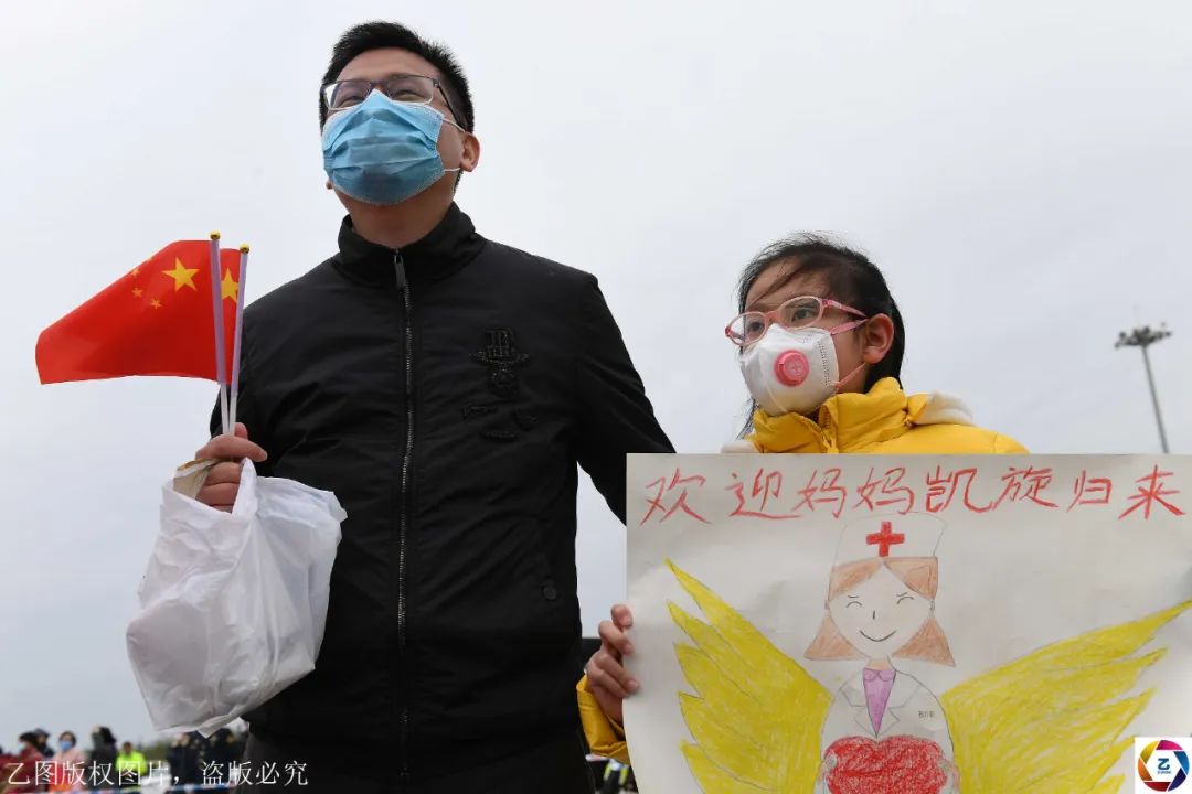 武汉■女儿隔空给妈妈送礼物，场面动容安徽人数最多一批医疗队回合肥