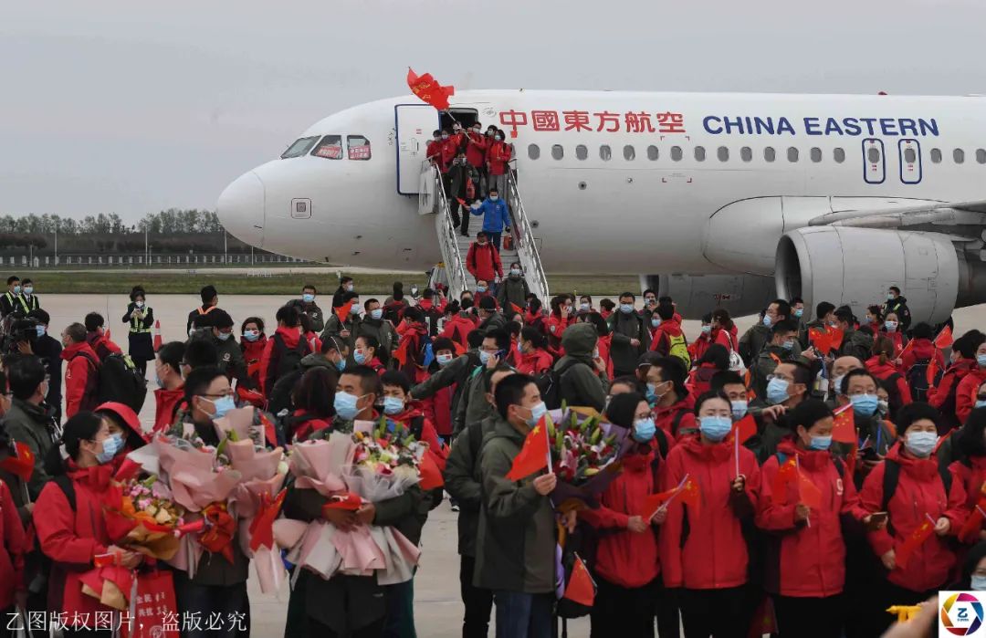武汉■女儿隔空给妈妈送礼物，场面动容安徽人数最多一批医疗队回合肥